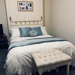 https://leeds-west-yorkshire-double-bedroom-near-city-centre.yorkshirehotels.net