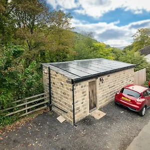 https://the-keep-castlegate-treetop-wildlife-views.yorkshirehotels.net