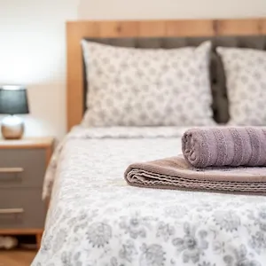 https://cozy-apartment-near-new-bulgarian-university.sofiahotelsbg.com