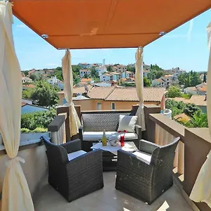  Apartment Leona